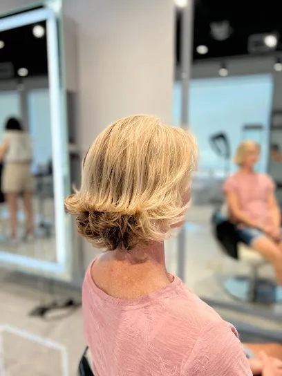 Salon Glo