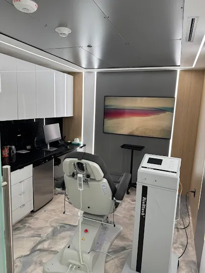 Younique Surgery Center & Med Spa - Santa Monica